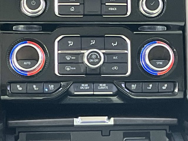 Used 2024 GMC Yukon Denali AWD/4WD image 17