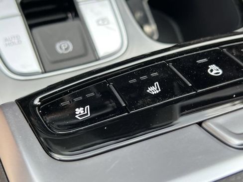 Used 2024 Hyundai Santa Cruz Limited image 16