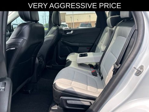 Used 2025 Ford Escape SE FWD image 22