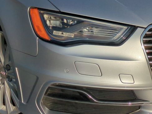 Used 2016 Audi A3 e-tron Premium Plus w/ Premium Plus Package FWD image 25