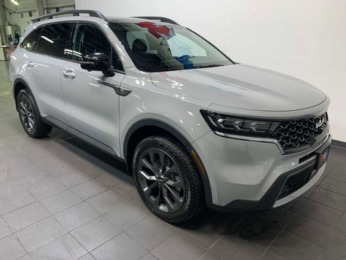 Used 2023 Kia Sorento SX Prestige image 2