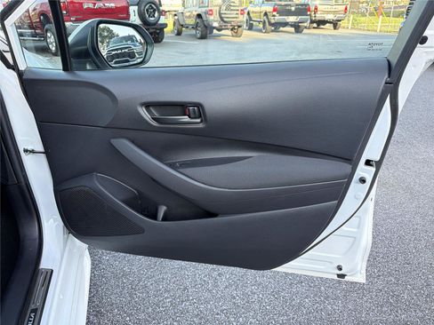 Used 2024 Toyota Corolla LE FWD image 13