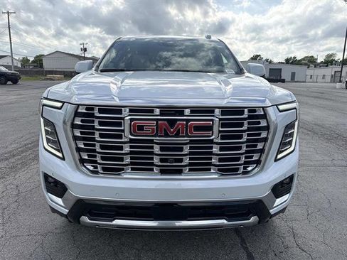 New 2026 GMC Yukon XL Denali w/ Denali Reserve Package AWD/4WD image 2