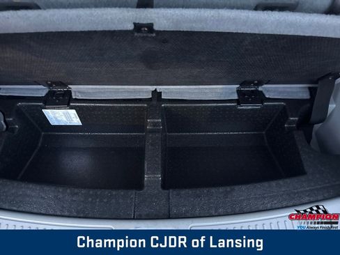 Used 2019 GMC Acadia SLE image 36