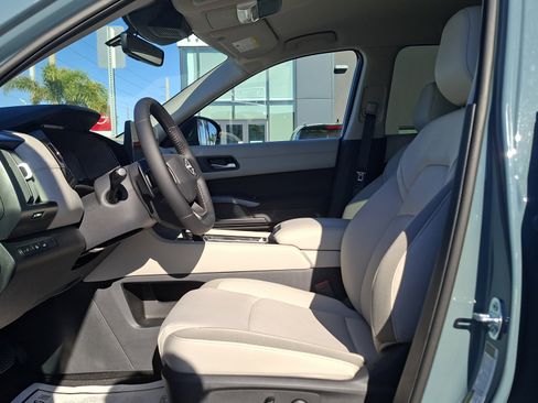 New 2026 Nissan Pathfinder SL FWD image 6