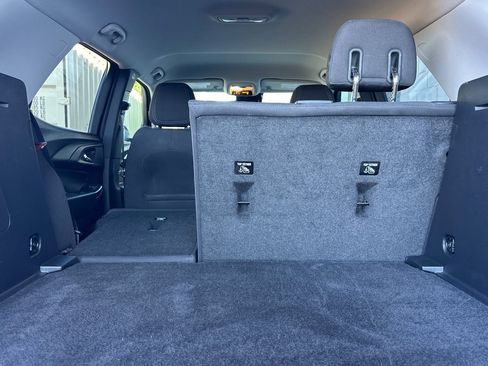 Used 2022 Chevrolet TrailBlazer LT w/ Convenience Package image 12