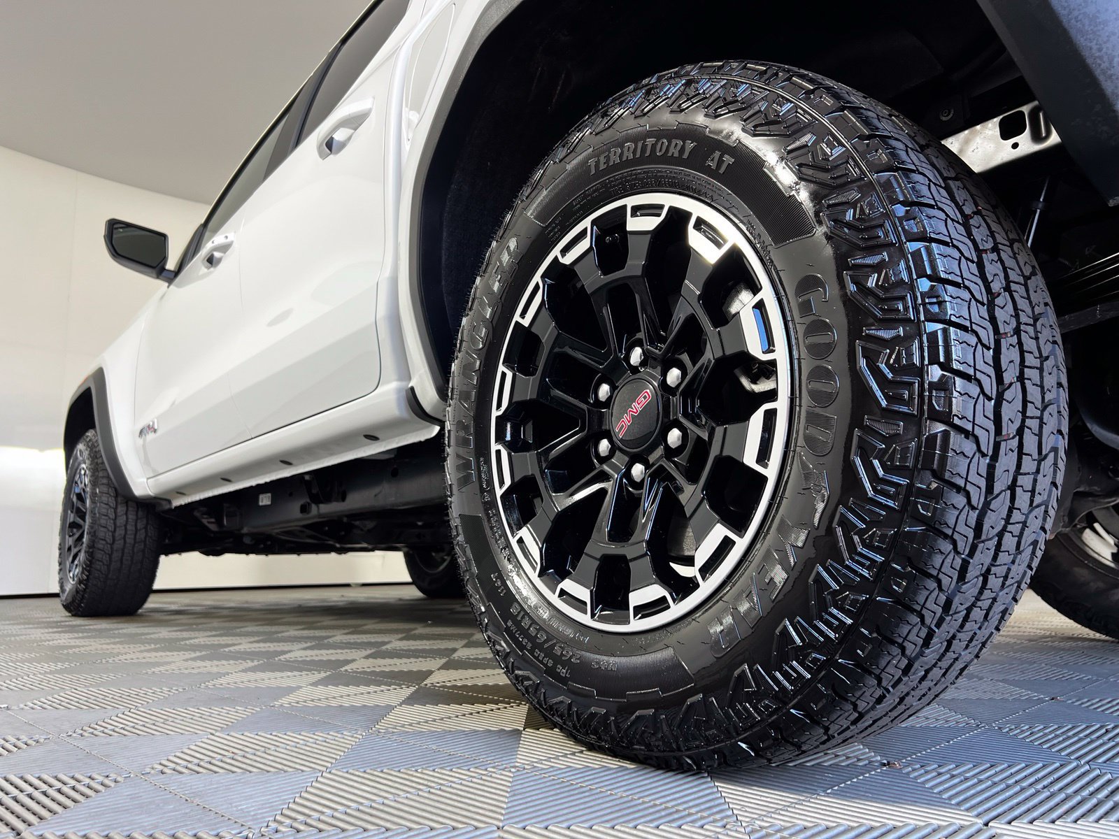 Used 2026 GMC Canyon AT4 AWD/4WD image 27