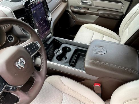Used 2025 RAM 1500 Laramie AWD/4WD image 17