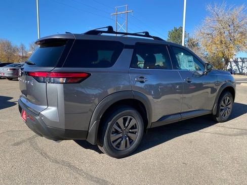 New 2025 Nissan Pathfinder SV image 5