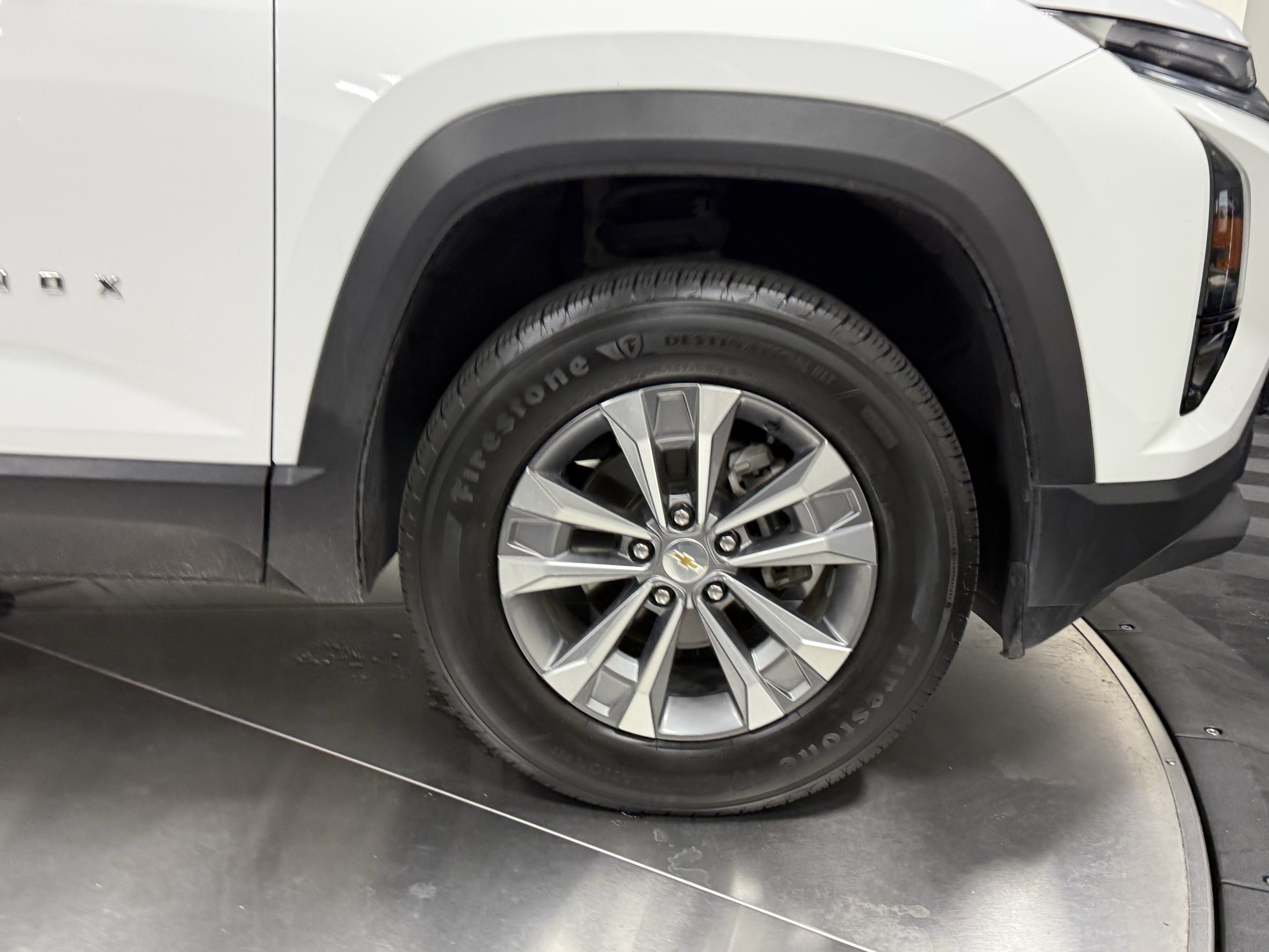 Used 2025 Chevrolet Equinox LT w/ Convenience Package II FWD image 9