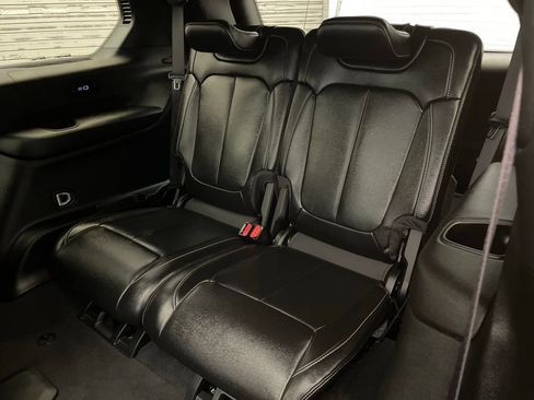 Certified 2024 Jeep Grand Cherokee L Limited AWD/4WD image 24