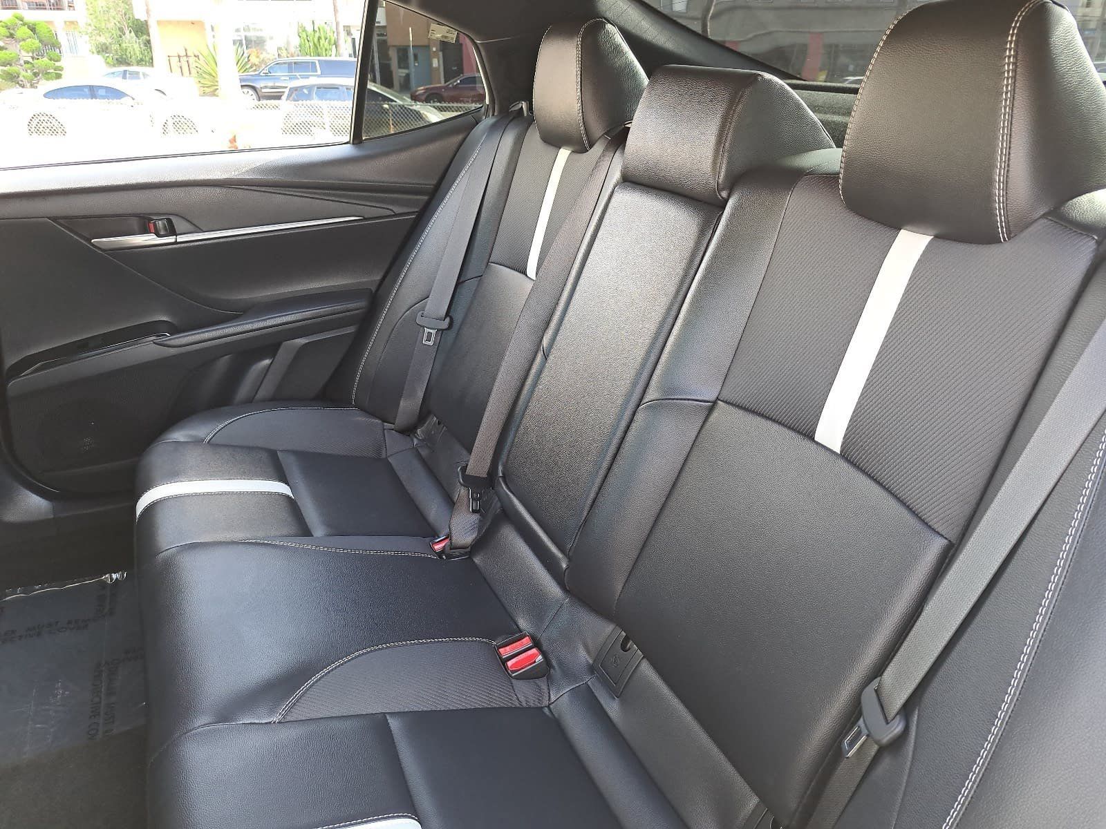 Used 2025 Toyota Camry SE w/ Convenience Package FWD image 14