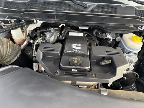 Used 2024 RAM 3500 Laramie AWD/4WD image 32