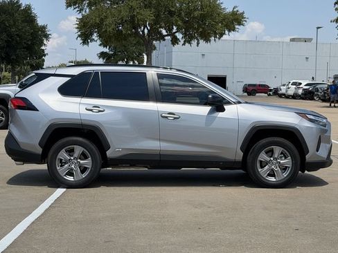 Used 2025 Toyota RAV4 LE AWD/4WD image 3