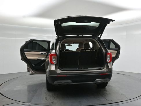 Certified 2021 Ford Explorer XLT w/ Equipment Group 202A RWD image 31
