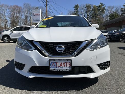 Used 2019 Nissan Sentra SV FWD image 2