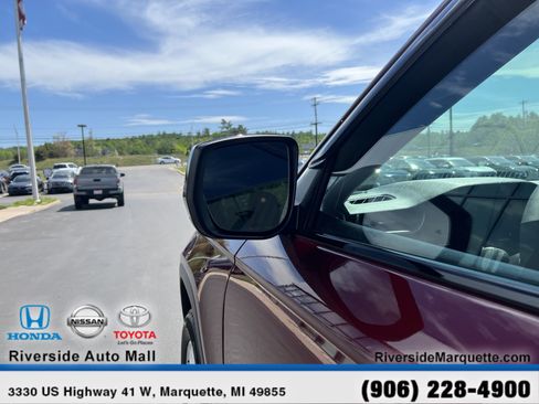 Used 2025 Jeep Grand Cherokee Laredo X w/ Luxury Tech Group I AWD/4WD image 5