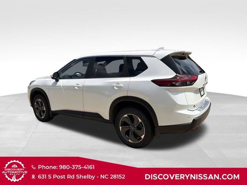 Certified 2025 Nissan Rogue SV FWD image 8