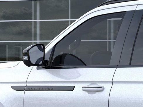 New 2025 Lincoln Navigator L Reserve w/ Jet Appearance Package image 20