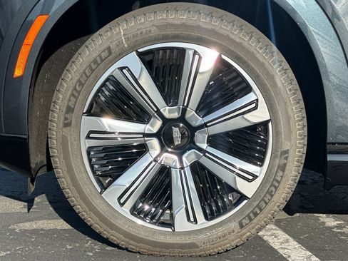 Certified 2026 Cadillac Escalade IQL Luxury AWD/4WD image 44