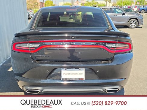 Used 2018 Dodge Charger SXT w/ Blacktop Package RWD image 6
