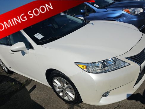 Used 2015 Lexus ES 300h w/ Navigation System Package FWD image 1