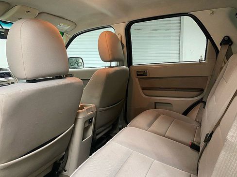 Used 2010 Ford Escape XLT image 10