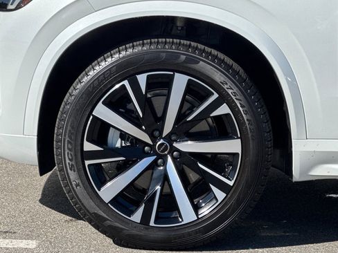 Used 2025 Volvo XC90 B6 Core w/ Protection Package Premier image 32