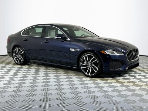 Used 2024 Jaguar XF R-Dynamic SE image 3