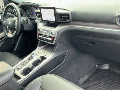 Used 2021 Ford Explorer XLT w/ Equipment Group 202A image 22