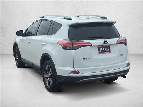 Used 2018 Toyota RAV4 XLE image 7