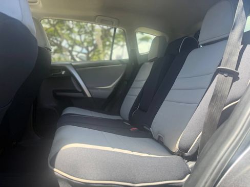 Used 2017 Toyota RAV4 XLE FWD image 10