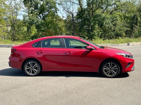 Used 2023 Kia Forte LXS w/ LXS Technology Package FWD image 6