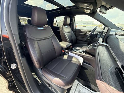Used 2025 Ford Explorer Platinum RWD image 27