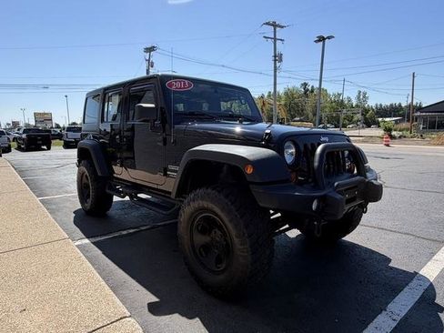 Used 2013 Jeep Wrangler Unlimited Sport w/ Connectivity Group AWD/4WD image 6