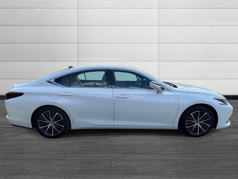 Used 2025 Lexus ES 350 w/ Premium Package FWD image 2