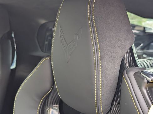 Used 2025 Chevrolet Corvette Z06 RWD image 13