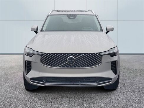 Certified 2025 Volvo XC90 B6 Plus image 2