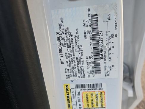 Used 2020 Ford Fusion SE image 29