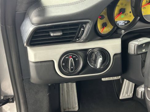 Used 2014 Porsche 911 Turbo S image 26