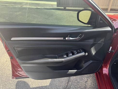 Used 2021 Nissan Altima 2.5 SV FWD image 9