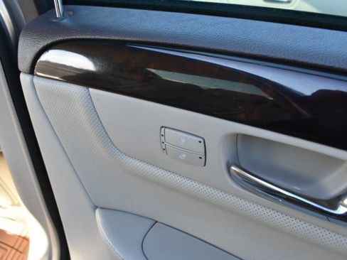 Used 2011 Cadillac DTS Premium w/ Driver Awareness Package image 19