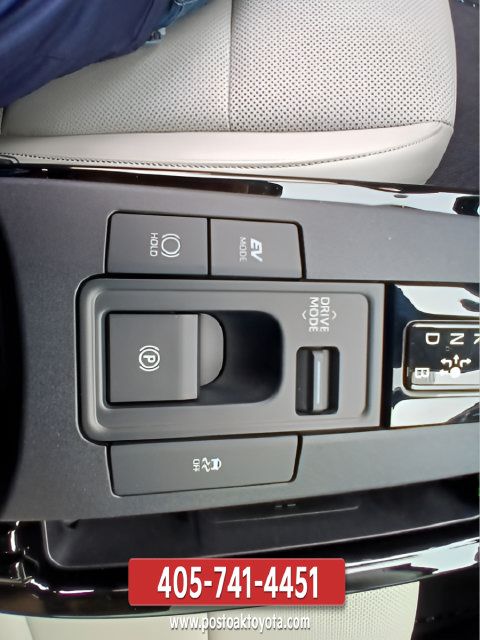 New 2027 Toyota Prius FWD image 29
