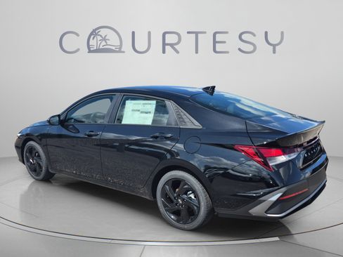 New 2026 Hyundai Elantra SEL Sport FWD image 3