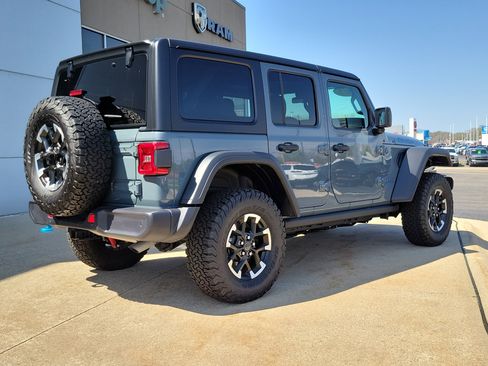 Used 2025 Jeep Wrangler Unlimited Rubicon 4xe w/ Safety Group AWD/4WD image 4