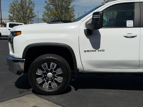 Used 2020 Chevrolet Silverado 3500 LT AWD/4WD image 7
