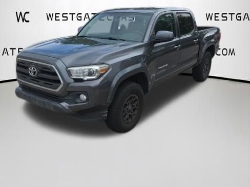 Used 2017 Toyota Tacoma SR5 w/ Tow Package RWD image 8
