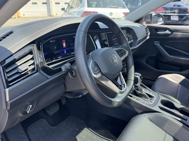 Used 2023 Volkswagen Jetta SE w/ Panoramic Sunroof Package FWD image 26