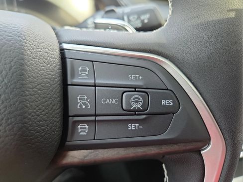 New 2026 Jeep Grand Cherokee L Limited image 18