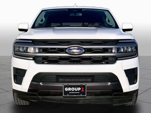 Used 2024 Ford Expedition XLT RWD image 4